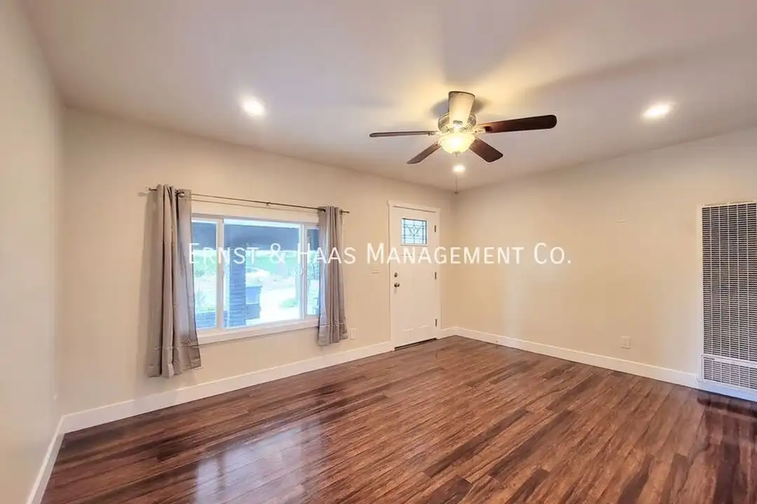 8429 Somerset Blvd - View 4