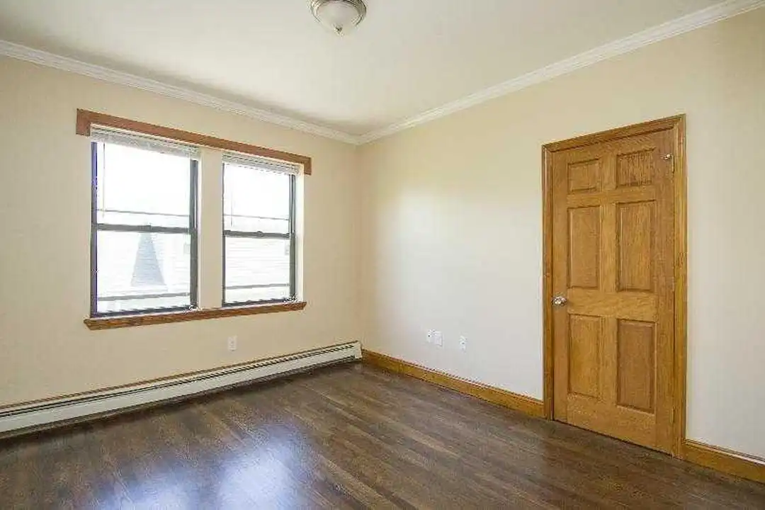 445 Walnut Ave – další