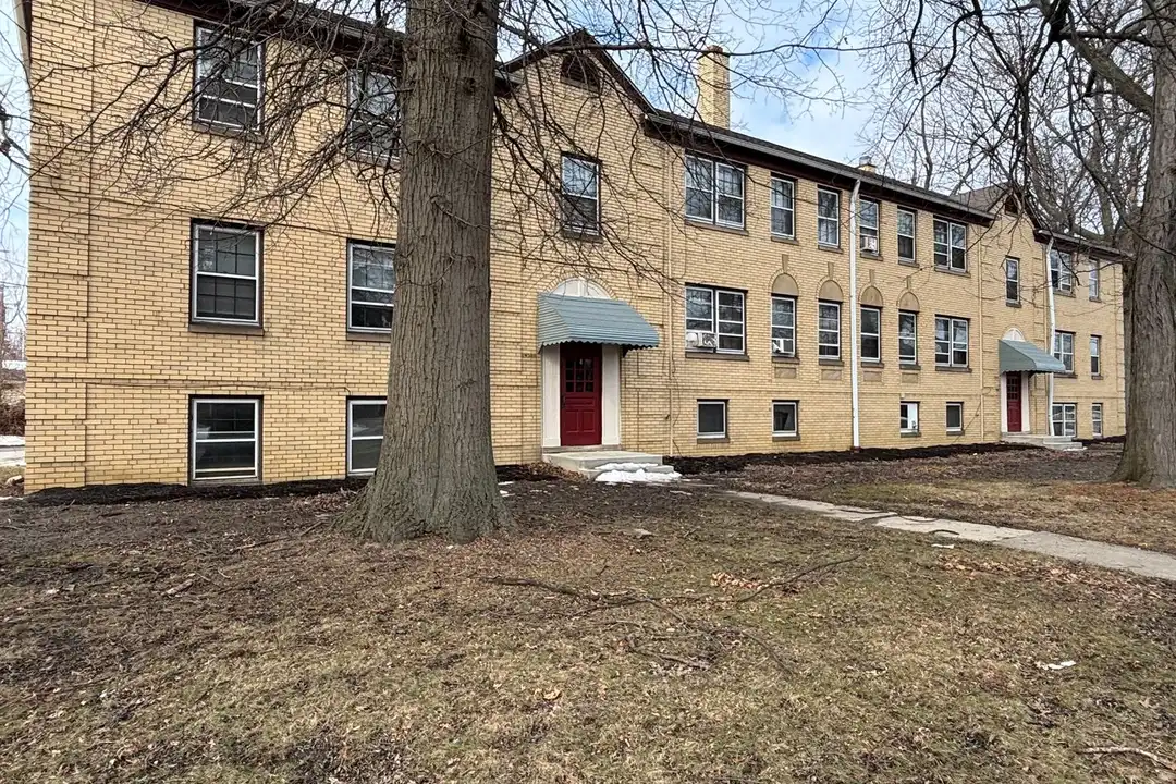 19351 Lakeshore Blvd unit Unit 8 – photo 1