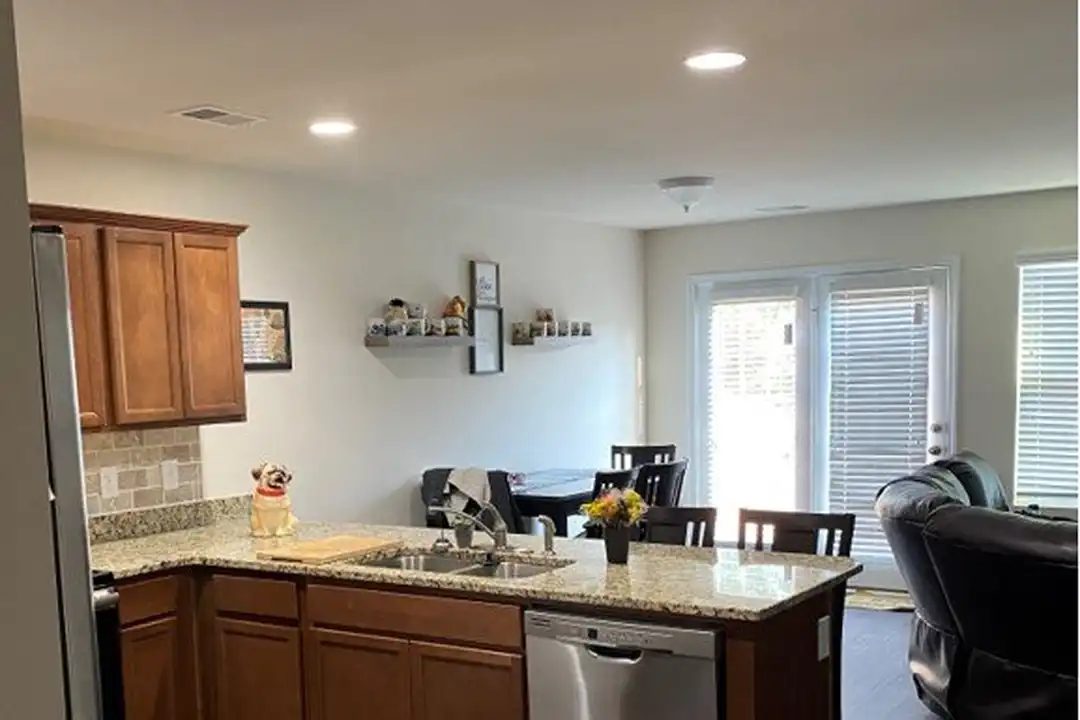 513 Eastfair Dr - View 3