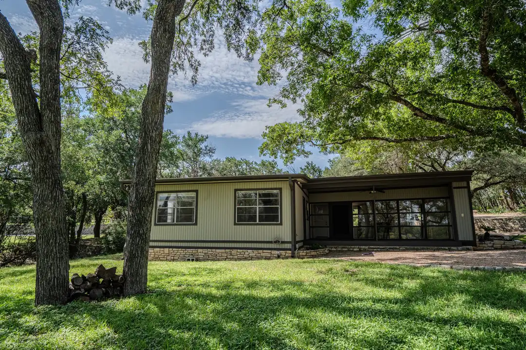 16013 Edwards Dr - View 4
