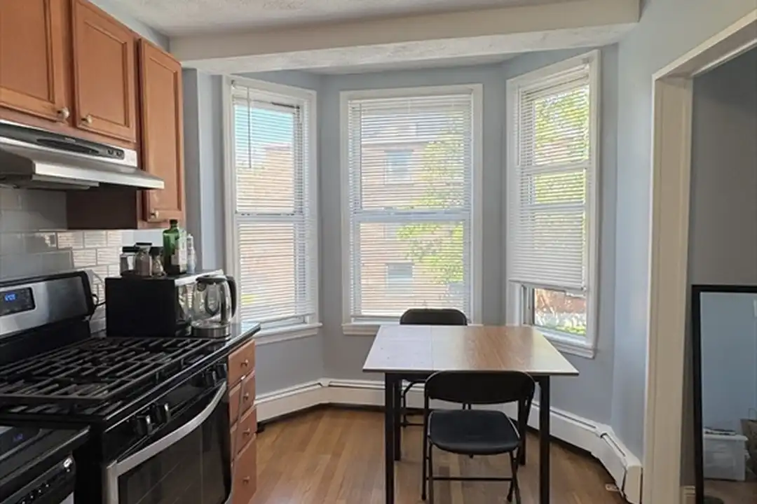 128 Bunker Hill St unit 2 - View 5