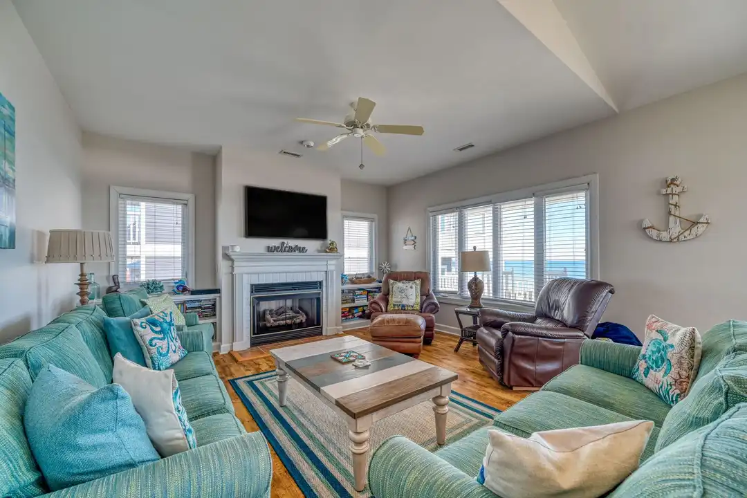1821 N Shore Dr - View 2
