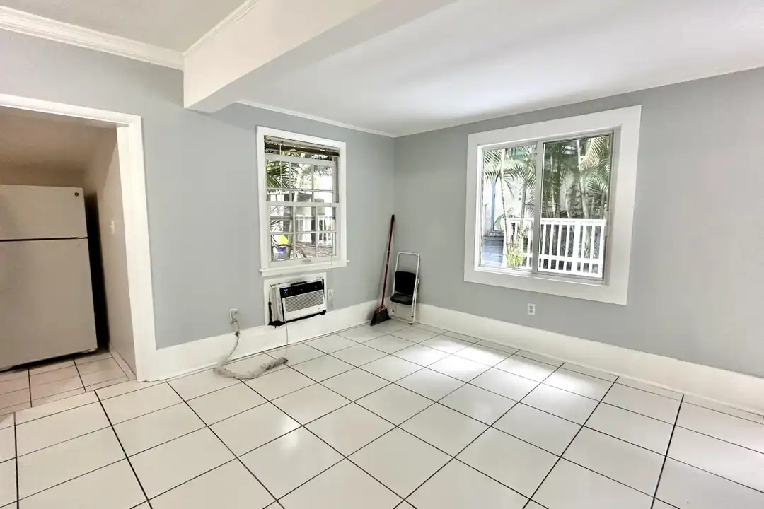 313 S Lakeside Dr unit Unit 2 - View 5