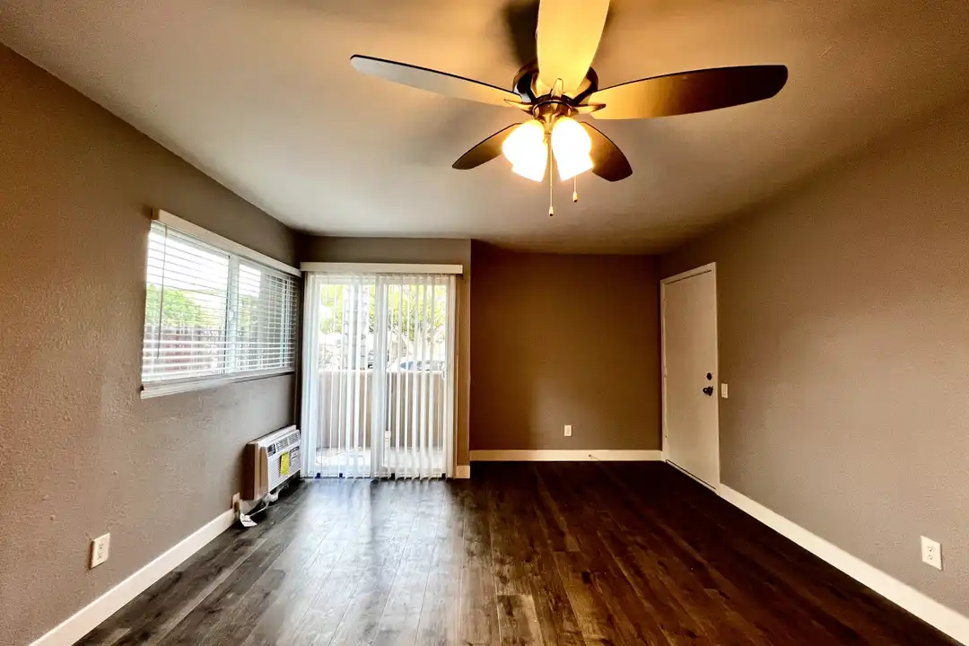 4424 47th St unit 1 - View 3