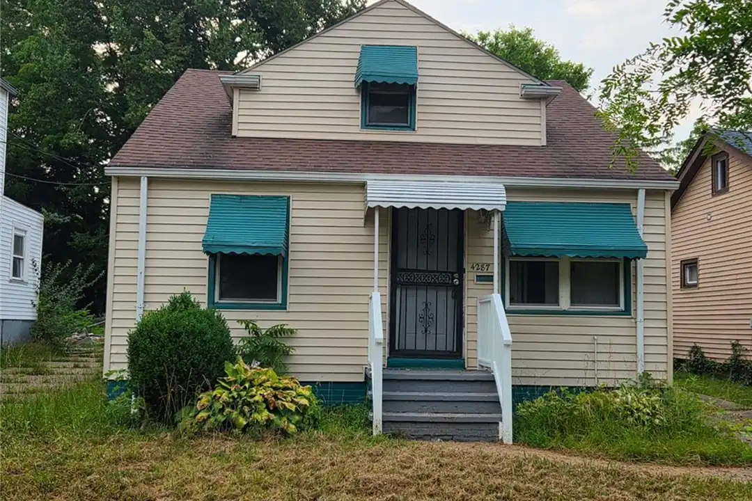 4287 E 162nd St – photo 1
