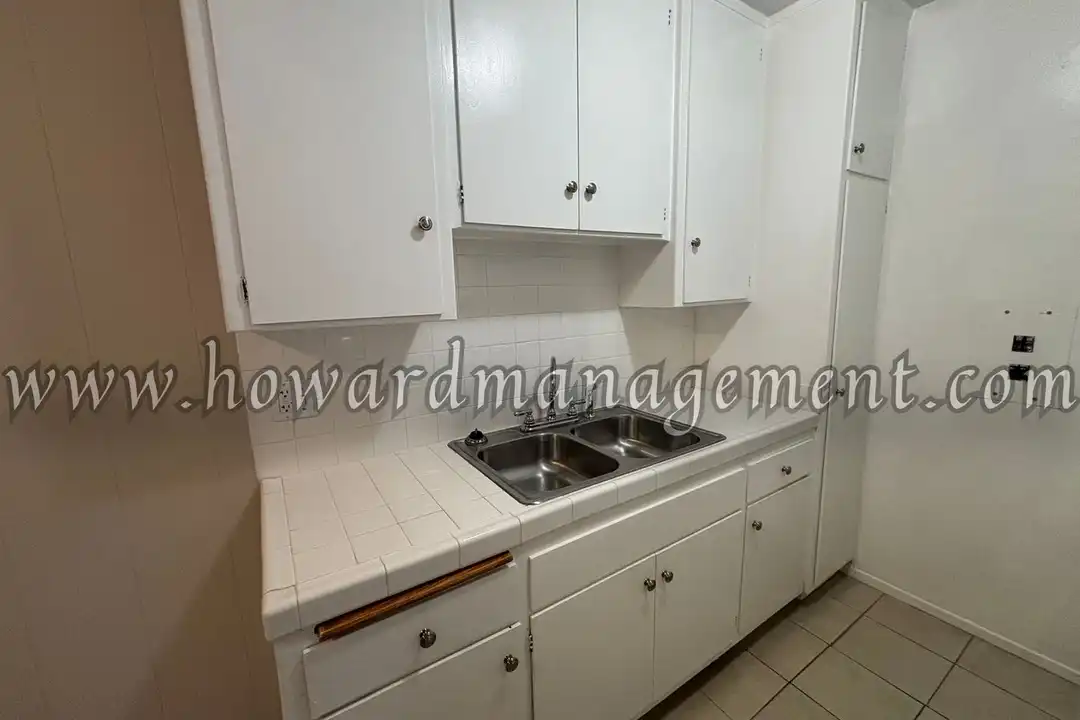 1005 Hill St unit 7 - More