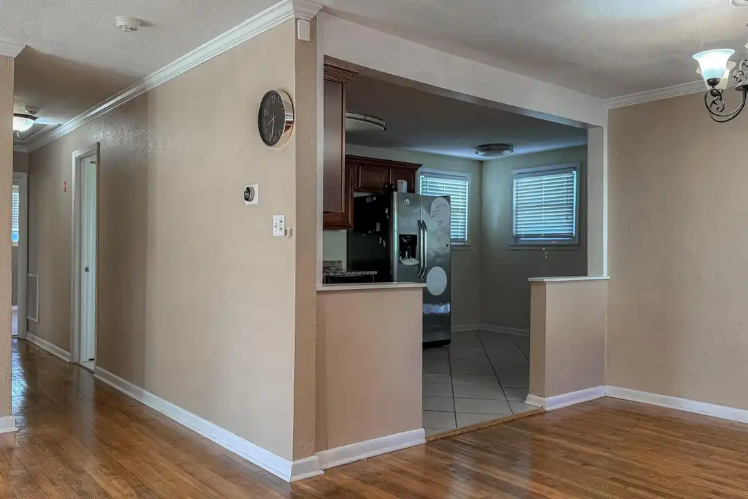1346 Tallwood St - View 5