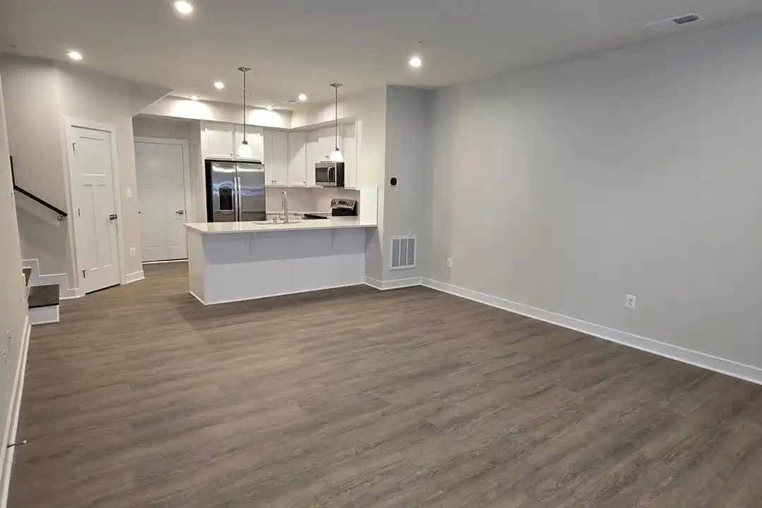 2542 -A Verona Pl - View 4