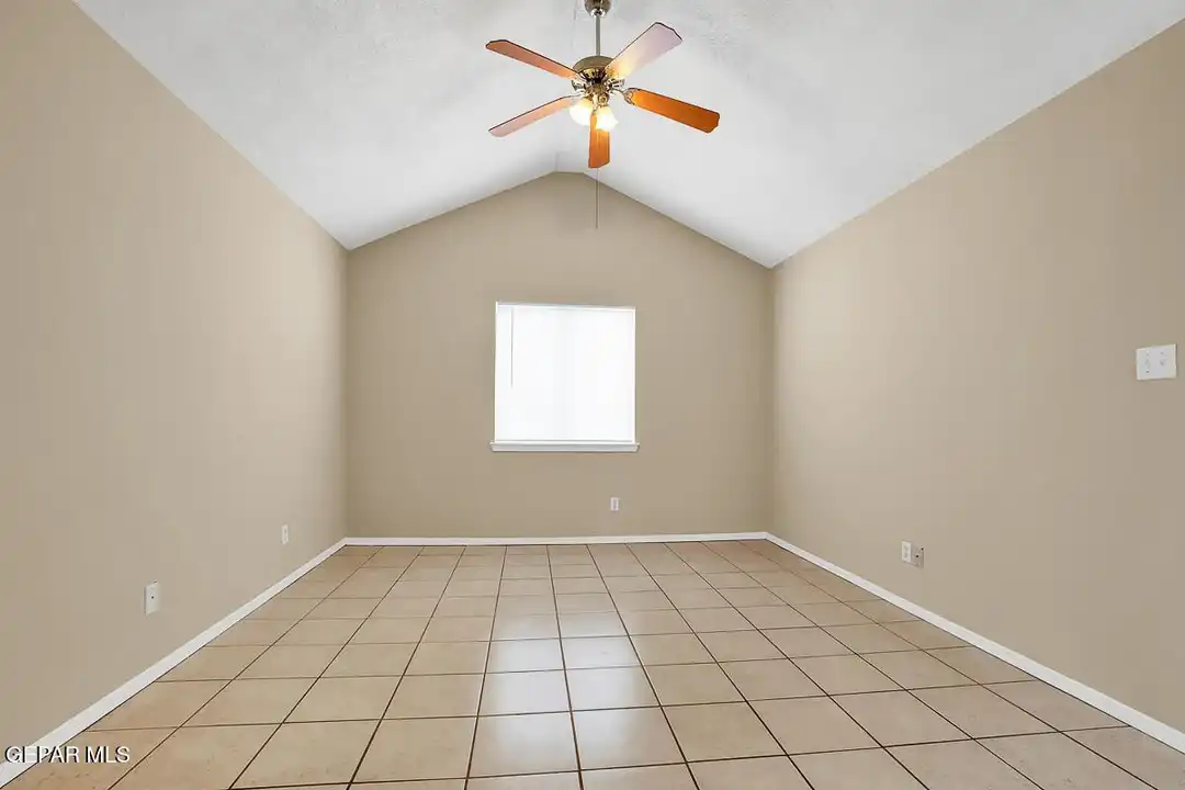 2304 Tierra Blanda Dr - More