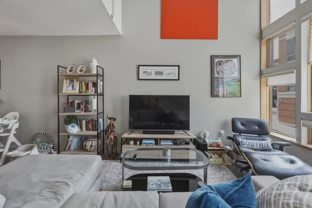 50 Athens St unit 2 – pohled 4