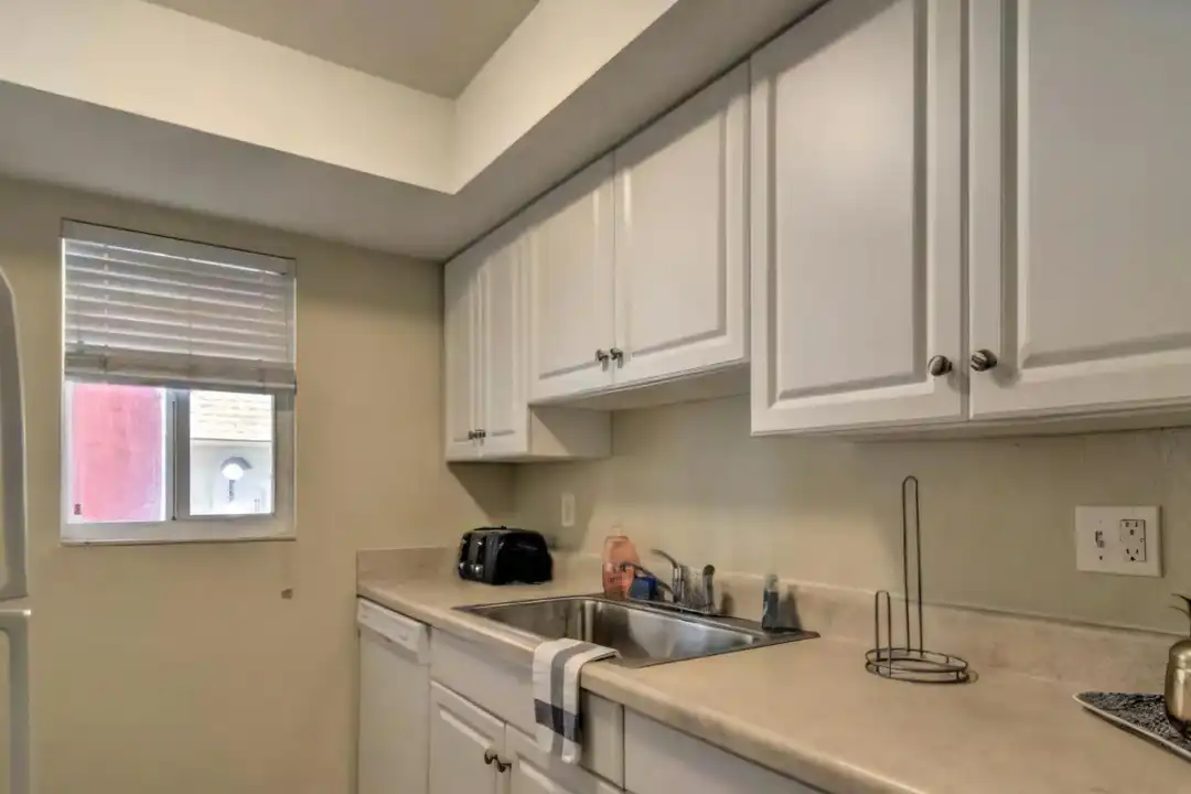 2704 2nd St - View 3
