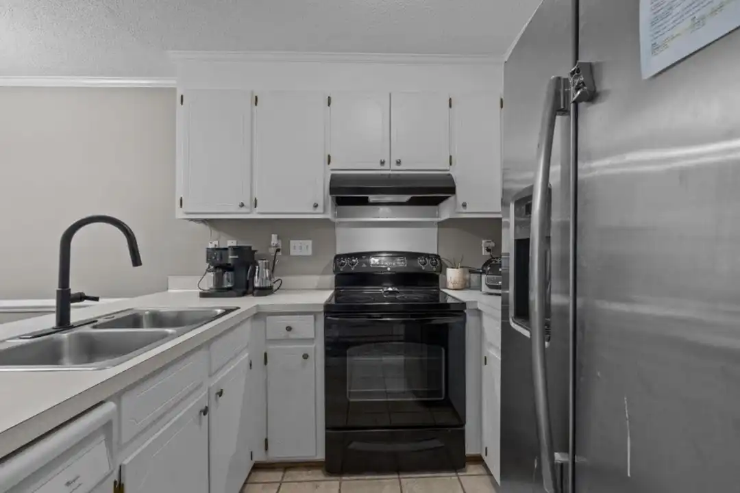 3917 Sterling Pointe Dr - View 2
