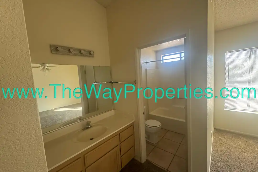 10660 Cottonwood Ave - View 5