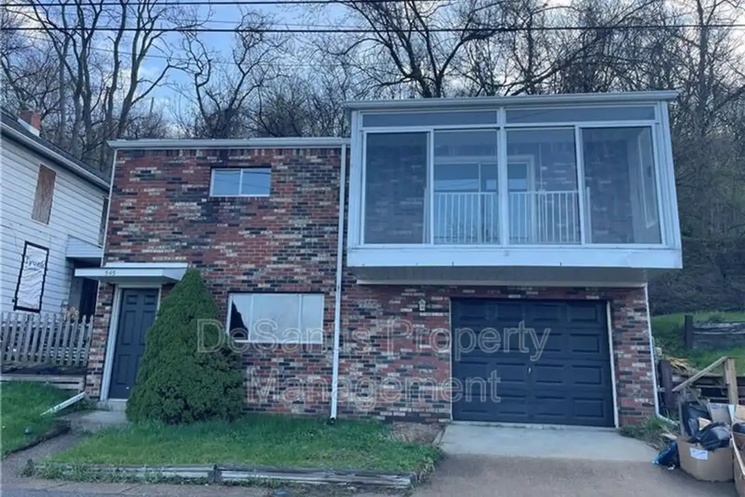 545 Pacific Ave - View 2
