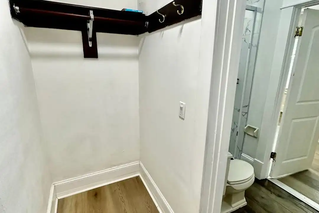 606 Lake Dot Cir unit Unit C - More