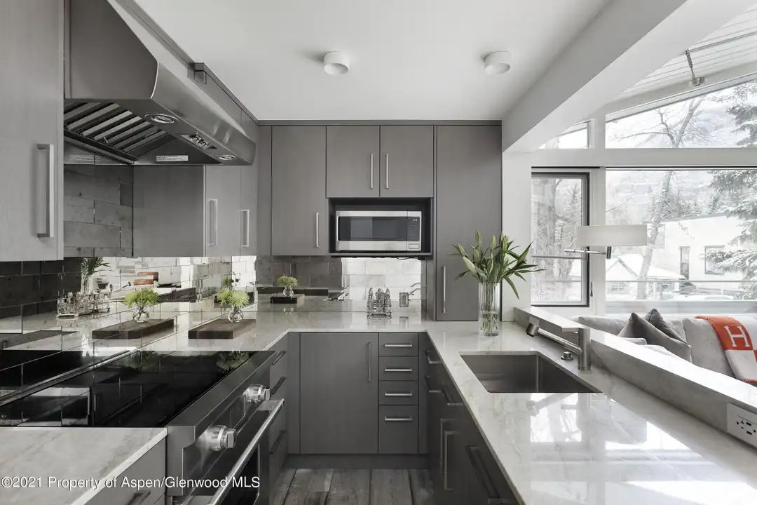 1001 E Cooper Ave #2 - More