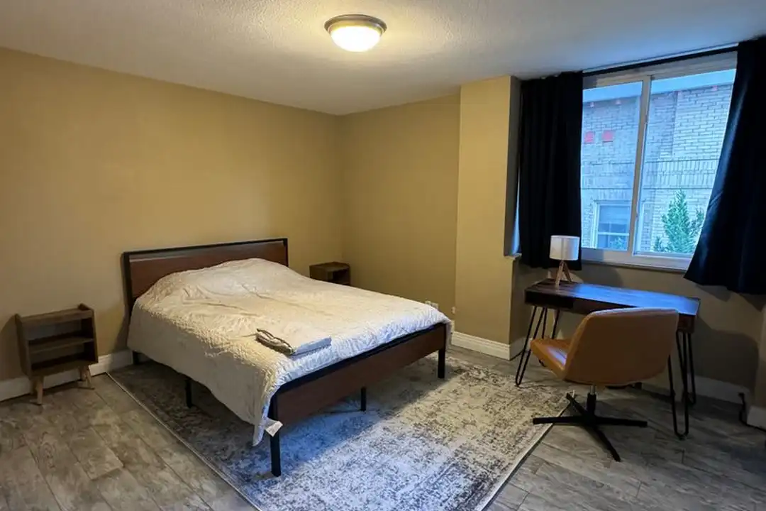 1196 N Grant St unit 1 – další