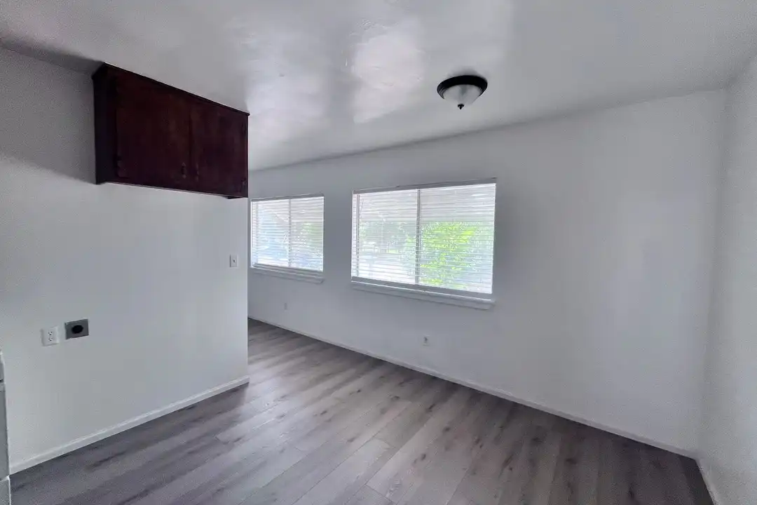 901 E High Ave unit # 903 - View 3