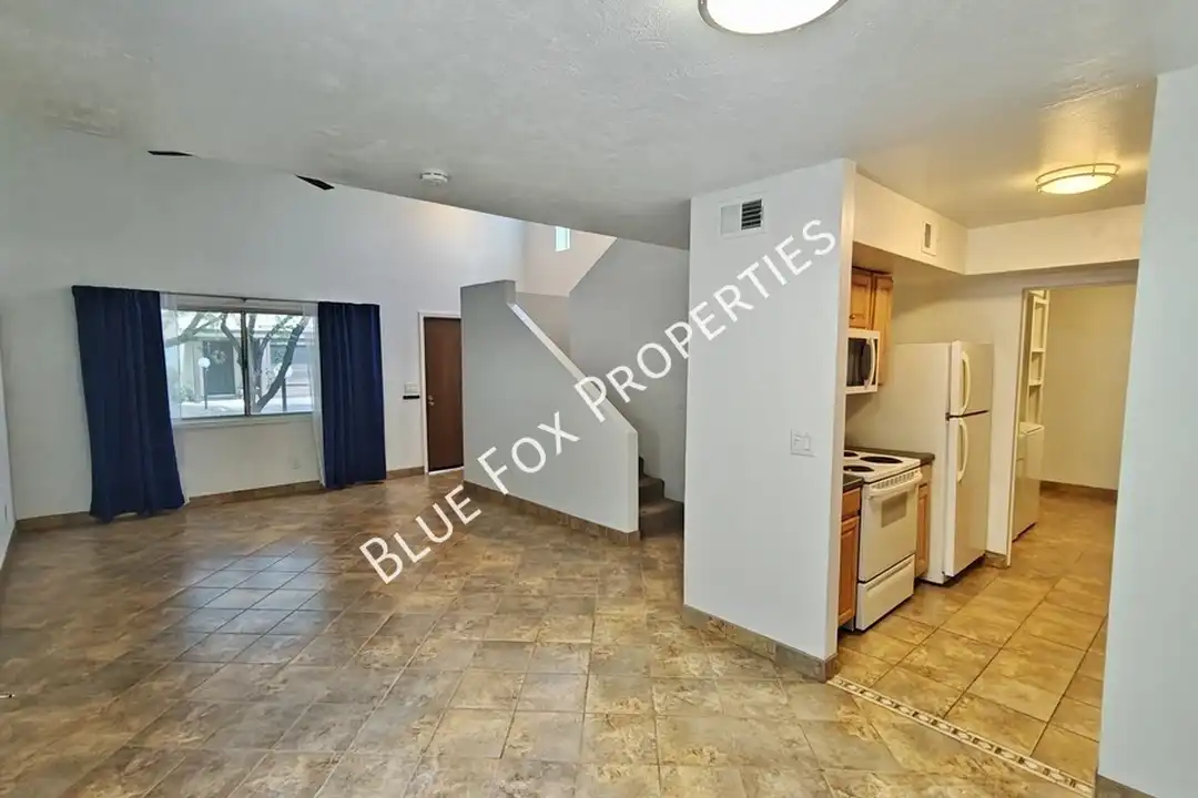 880 E Peppergrass Ln - View 2