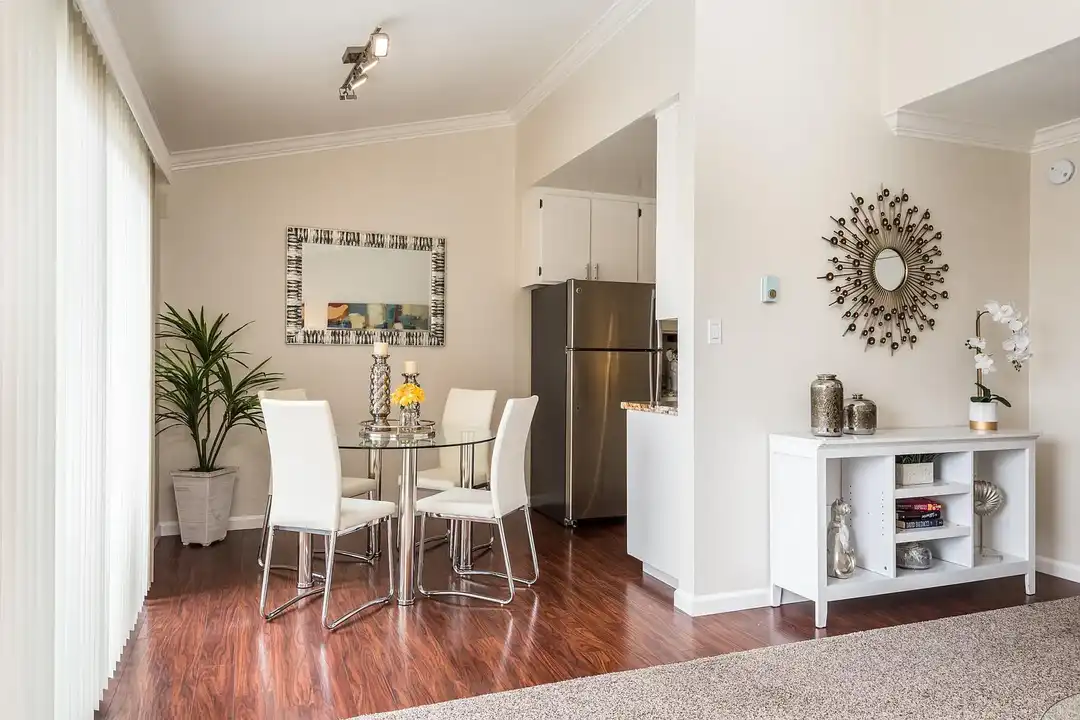 Peninsula View Apartments - View 5