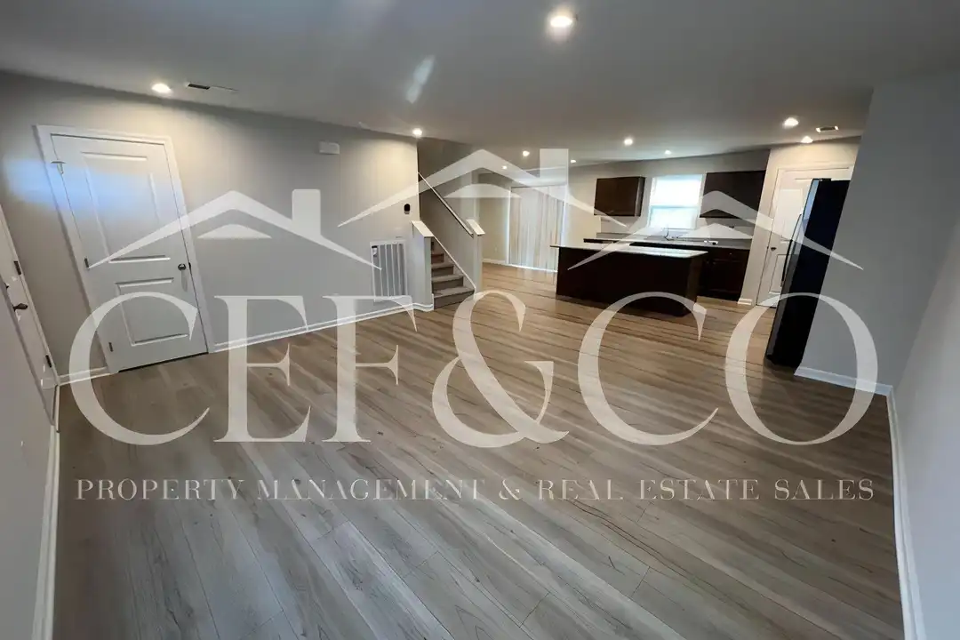 921 Delia Ave - View 3