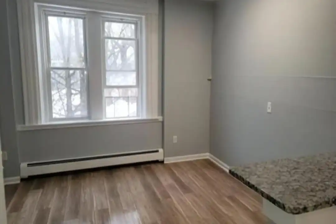 10 Green St - View 6