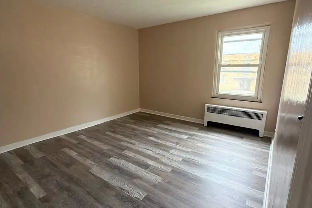 110 Blymyer Ave unit Apartment #39 – photo 1 of 10