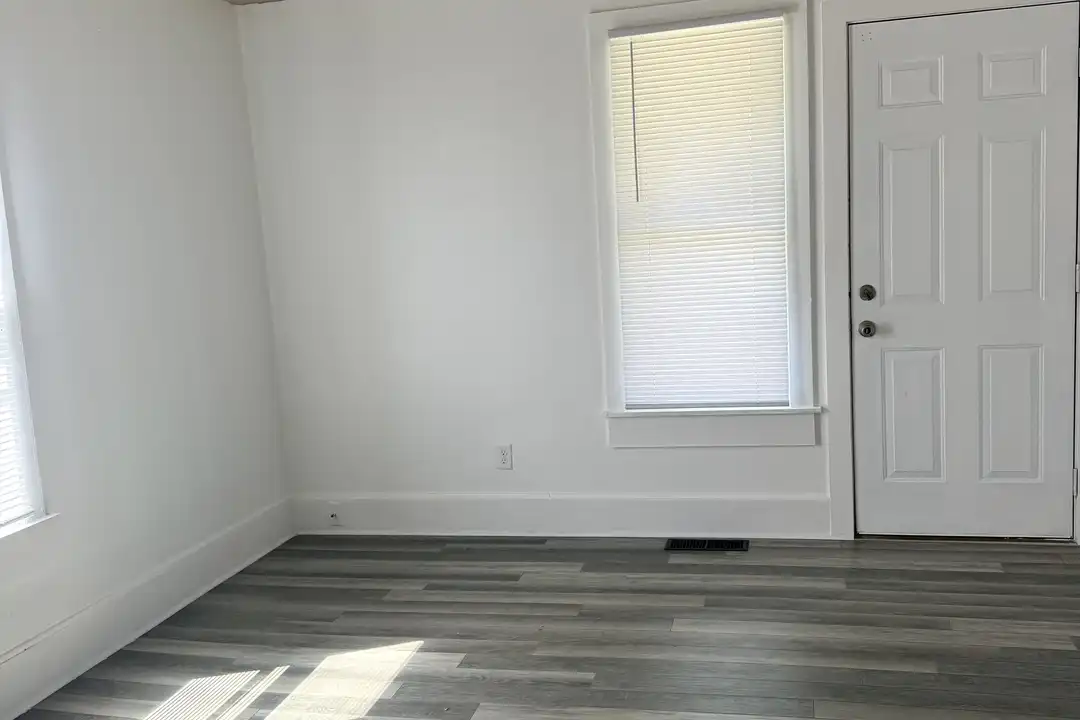 621 Hackett St - View 6