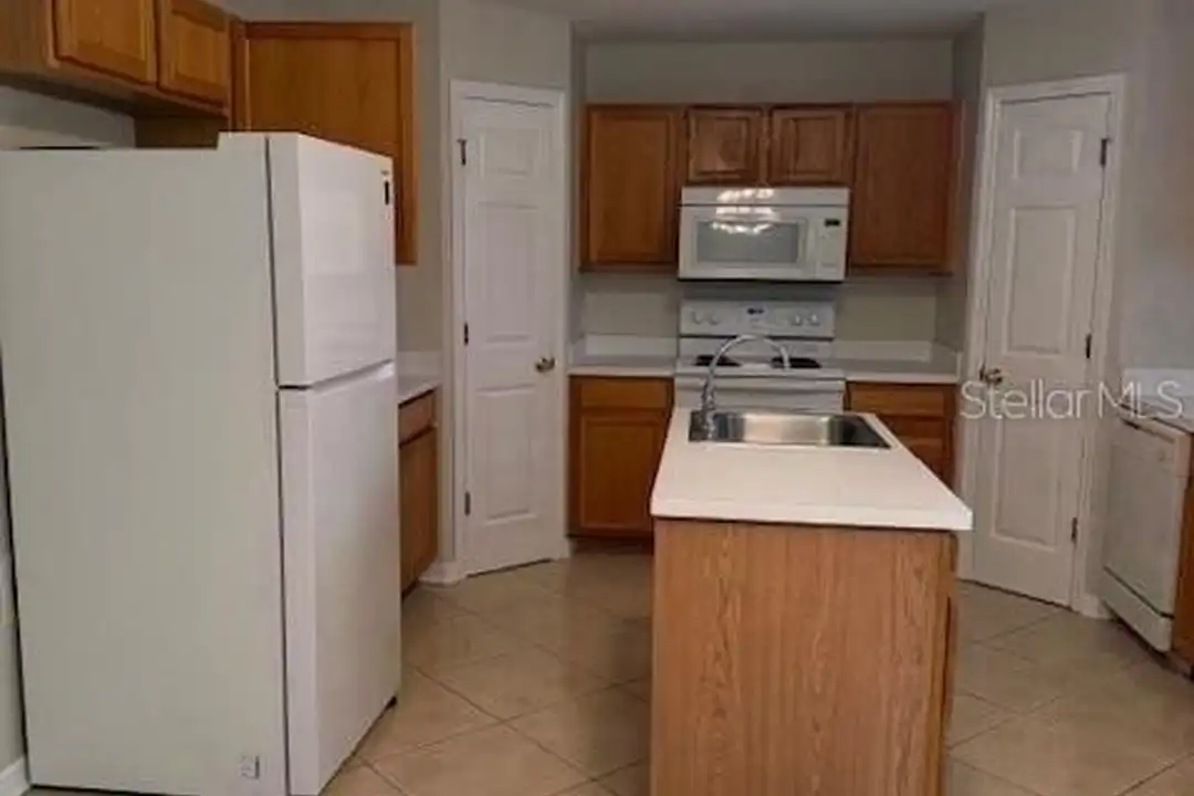 744 Paris Dr - More