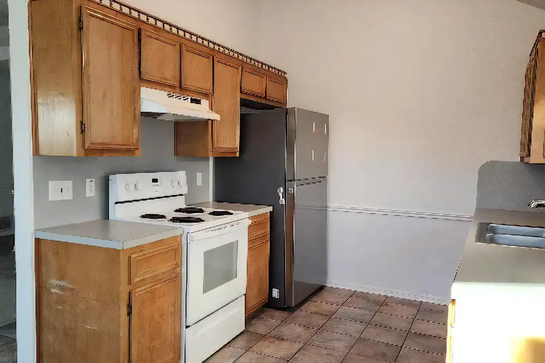 624 Atkinson Ave - View 3