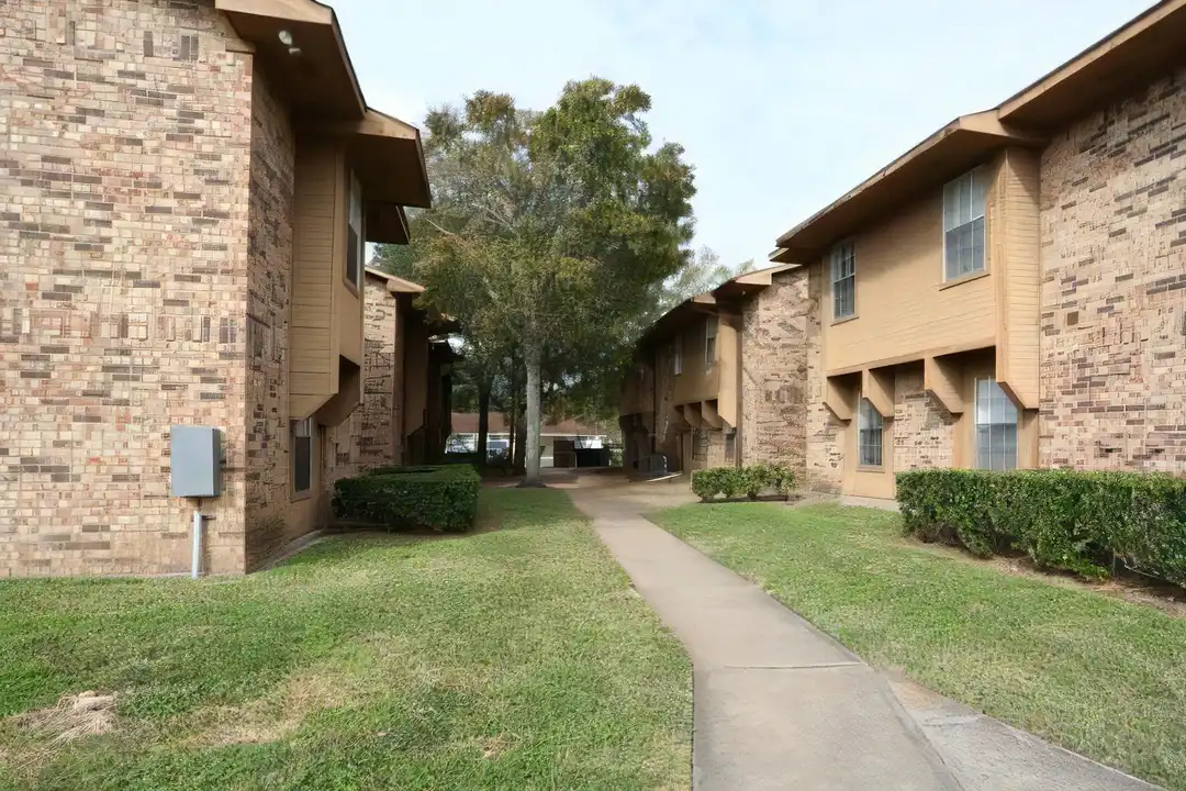 Apartment in Sweeny - View 2