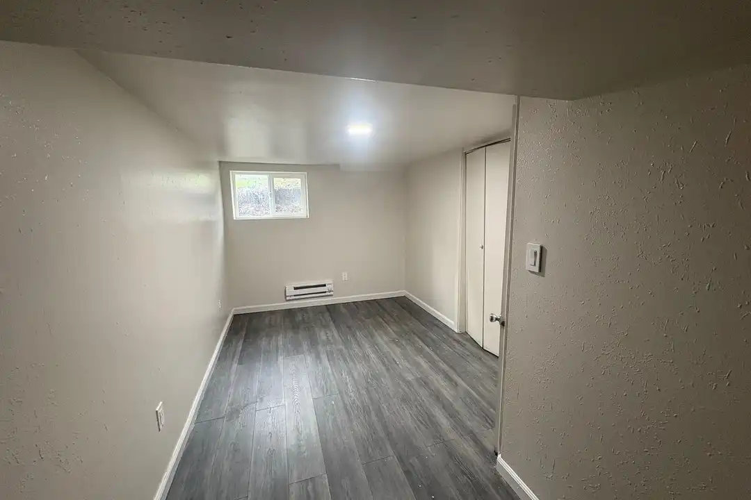 929 Pecks Dr unit 929 pecks Road - View 6
