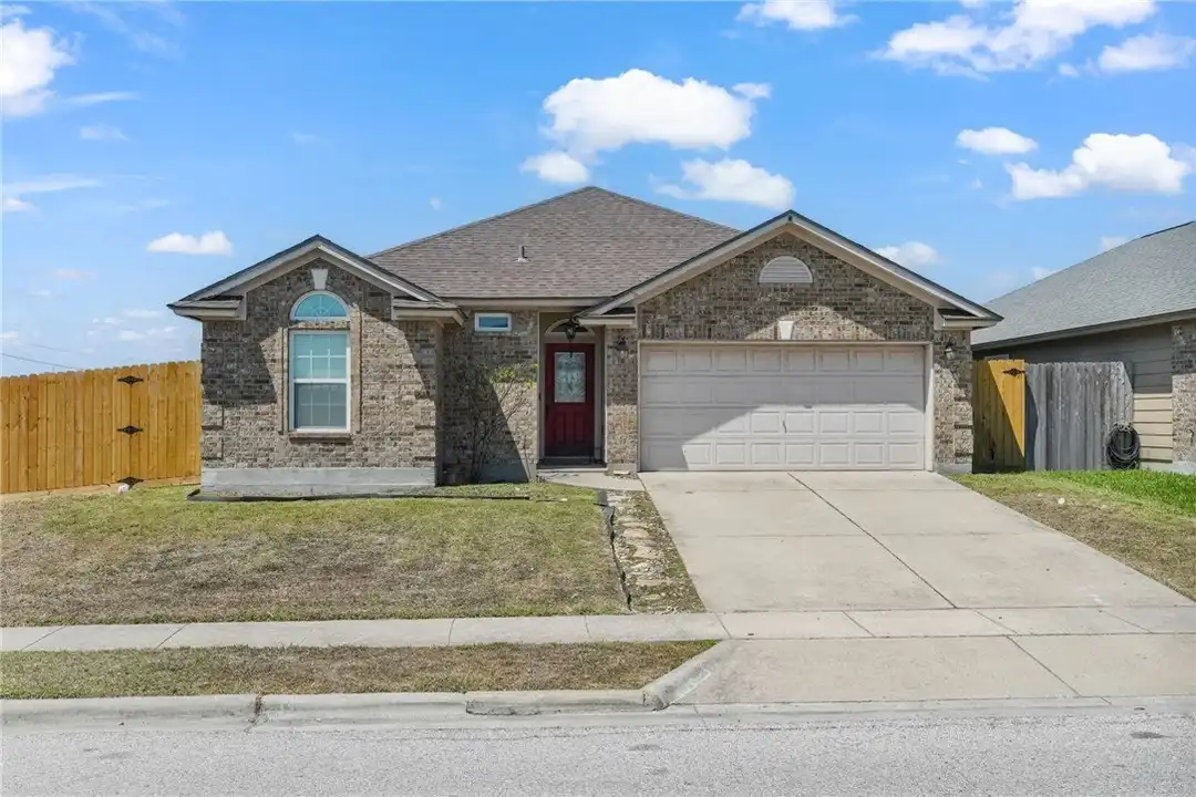 1000 Imperial St – photo 1