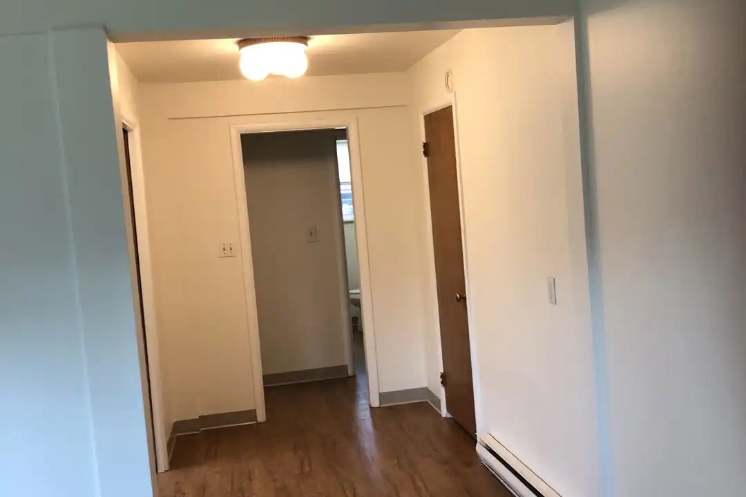 509 E 24th Ave unit 5 - More