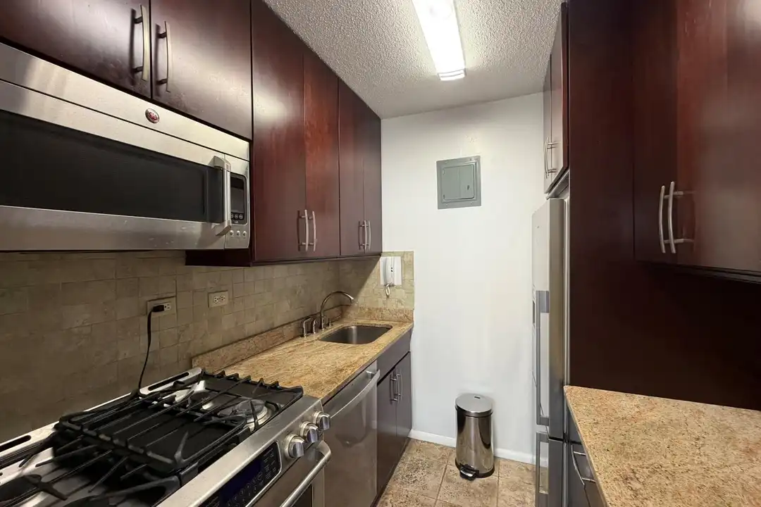 400 E 54th St #6B - View 5