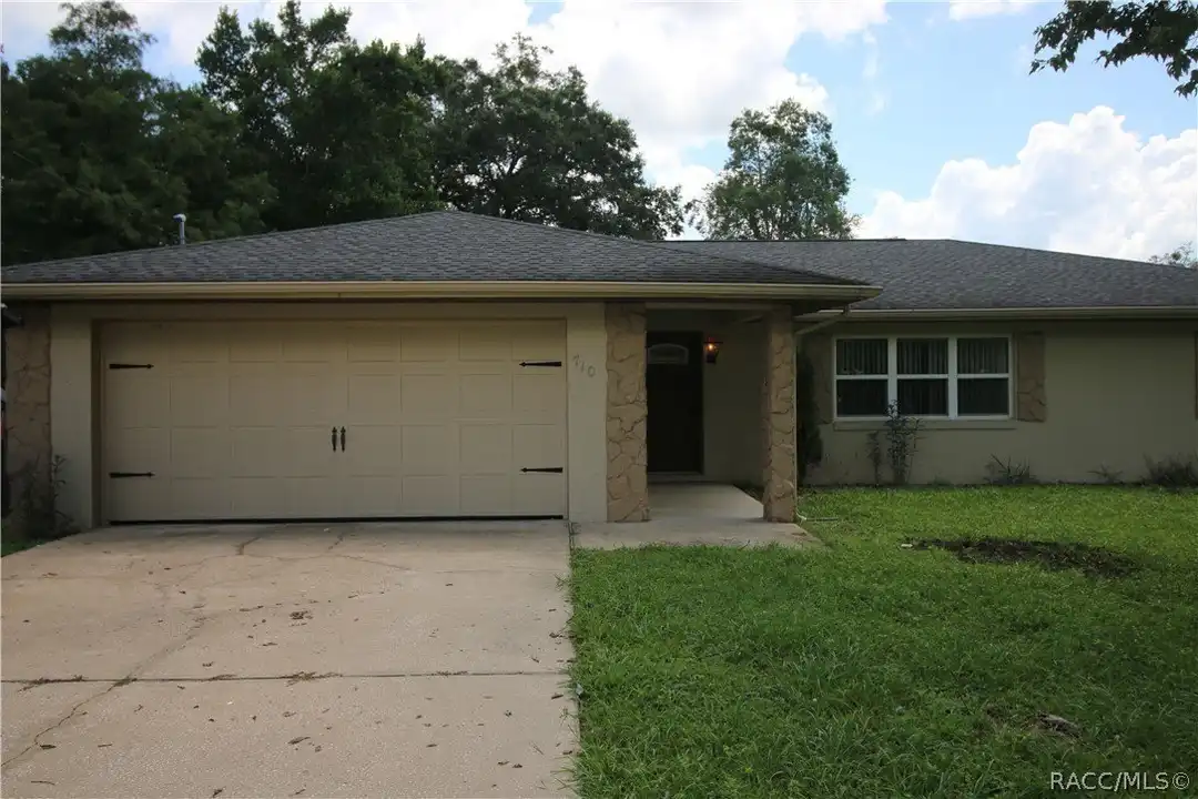 710 Mayflower Ave – photo 1