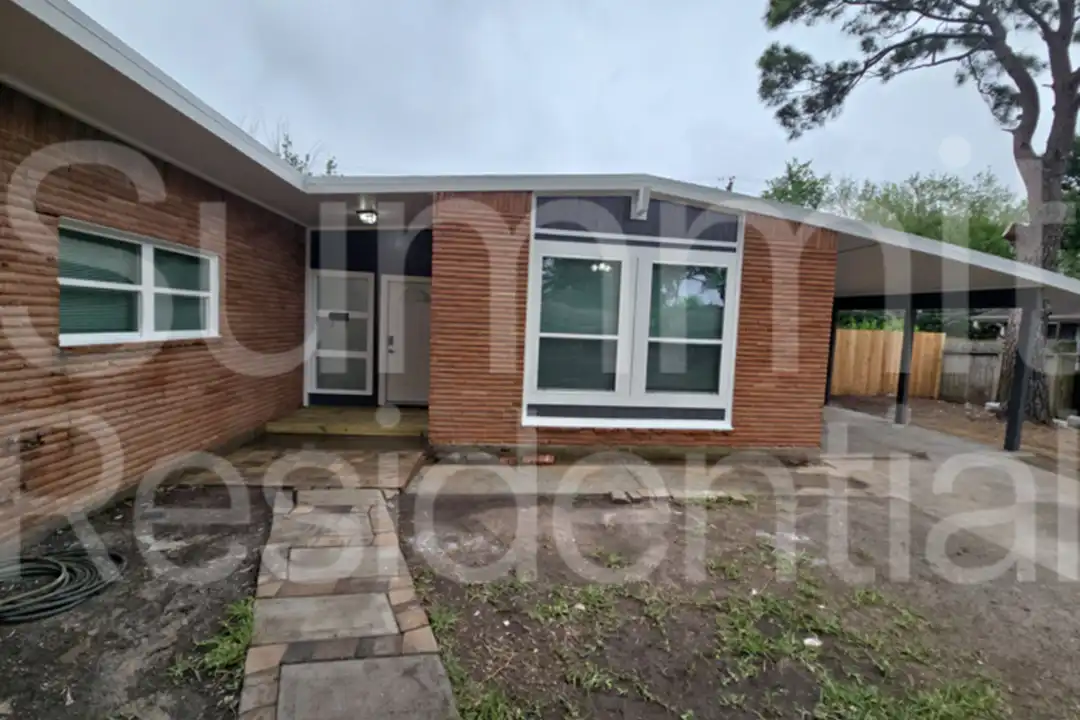 6813 Hazen St - View 2