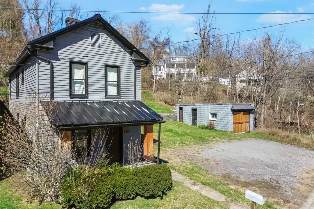 813 Bower Hill Rd – photo 1 of 13