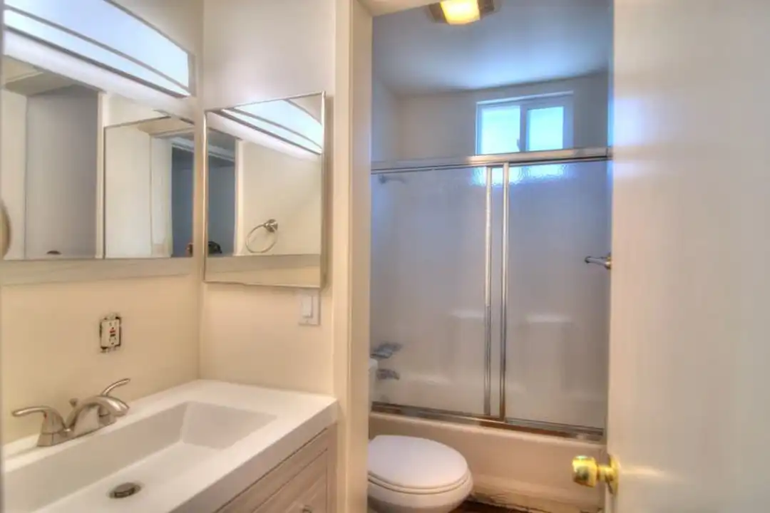 Apartment in Campbell - View 3