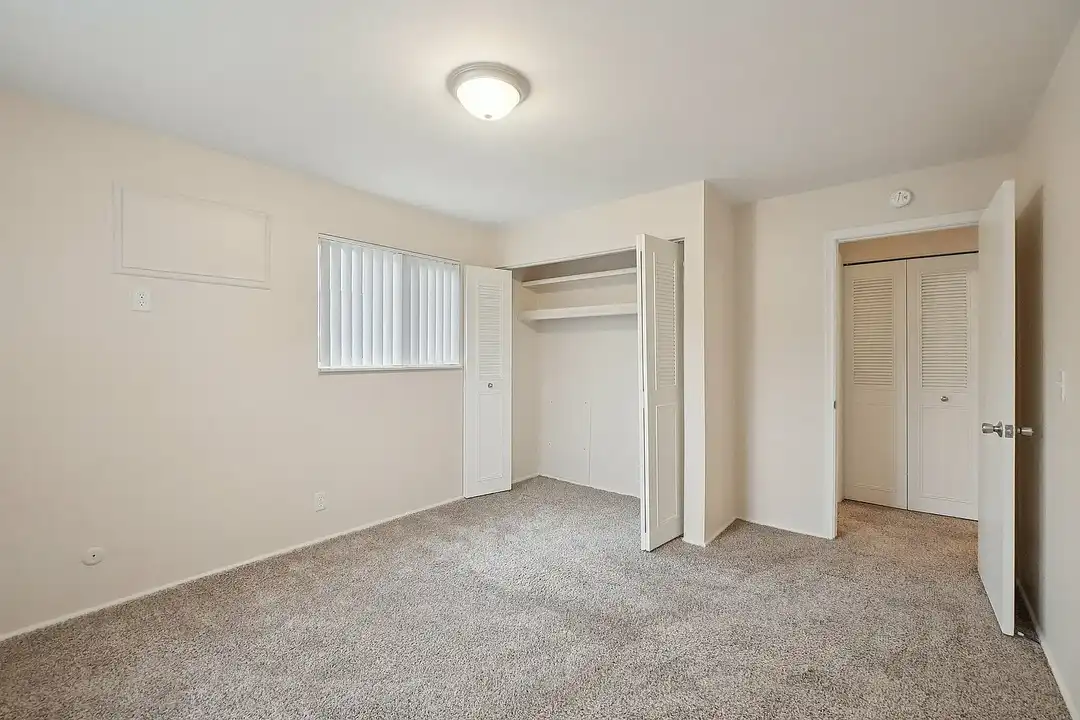 Eastlawn Arms Apartments – photo 1 of 23