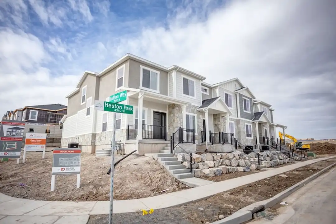 2502 N Cormac Pl – photo 1 of 12