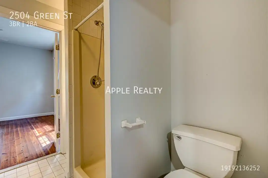 2504 Green St - More