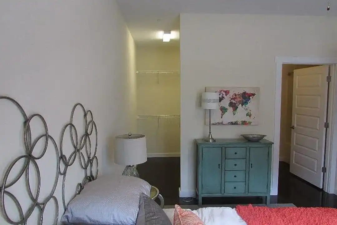 908 Perry Street – photo 1