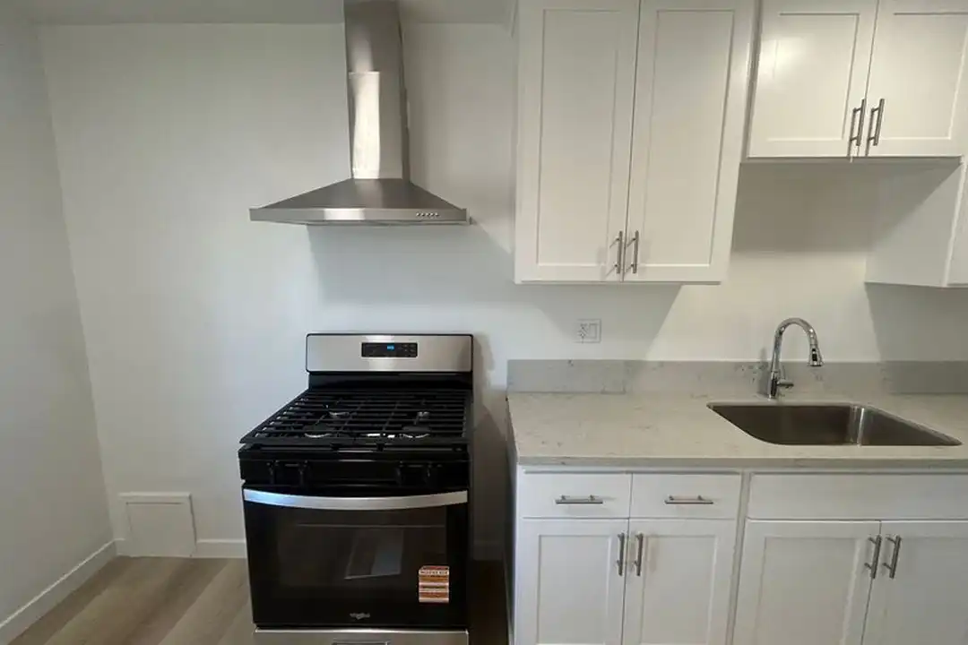Apartment in Burbank - More