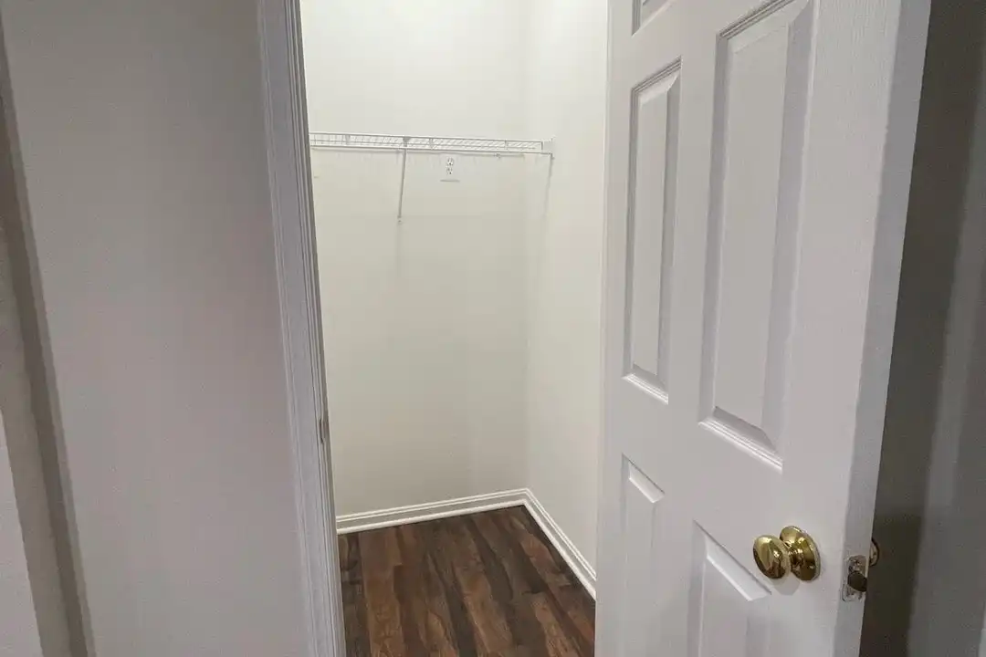 House in Gainesville - More