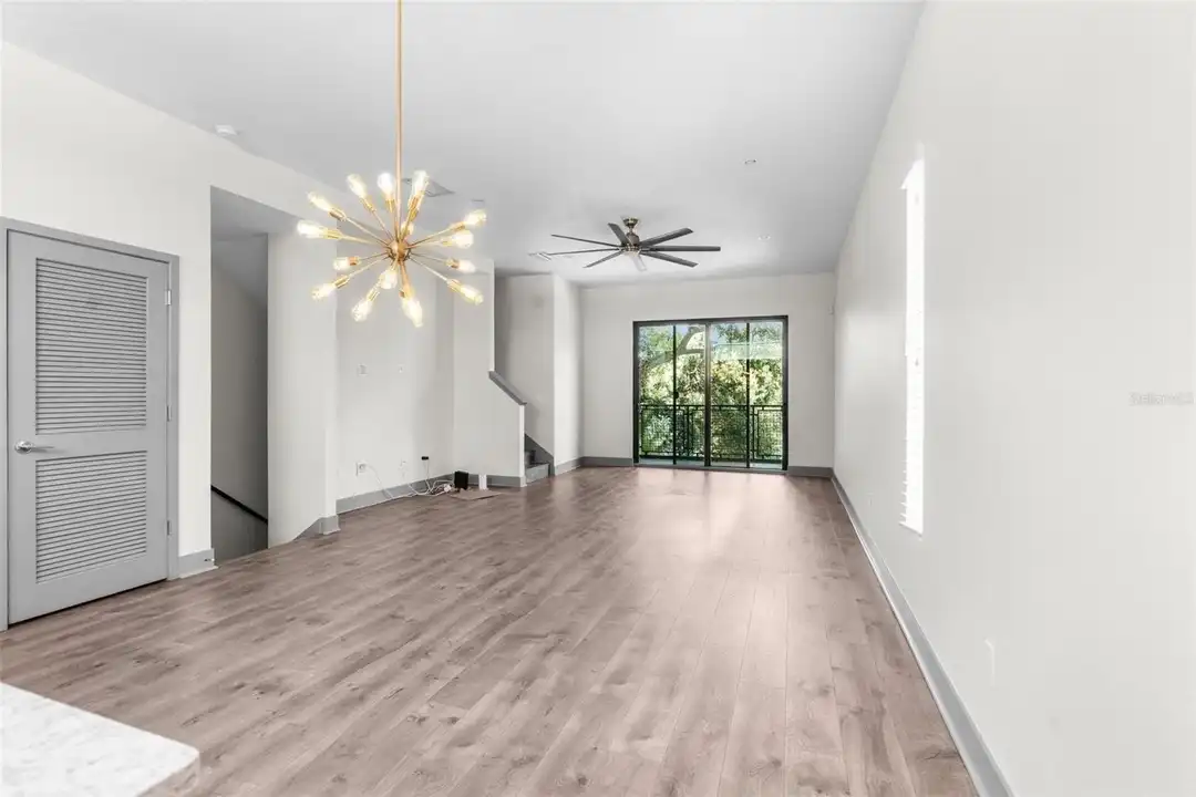 4810 W McElroy Ave #1 – další