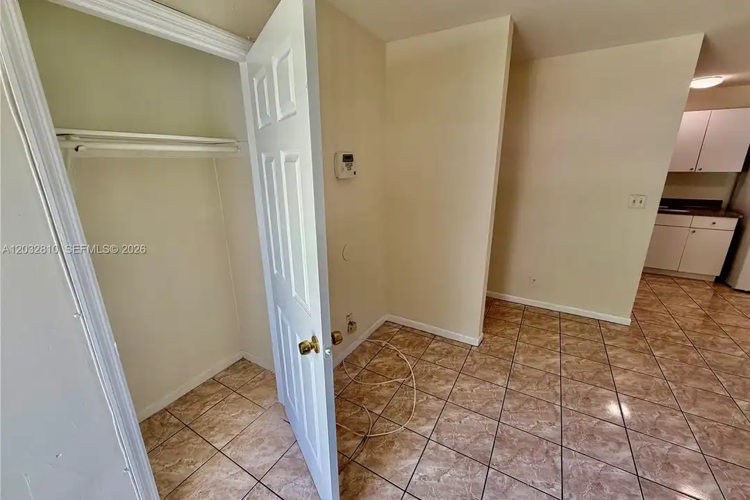 4801 SW 18th St unit 2 - View 3