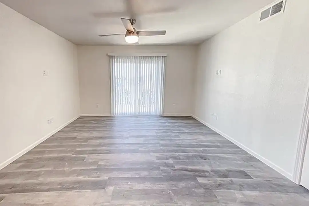 Apartment in Springfield - View 4