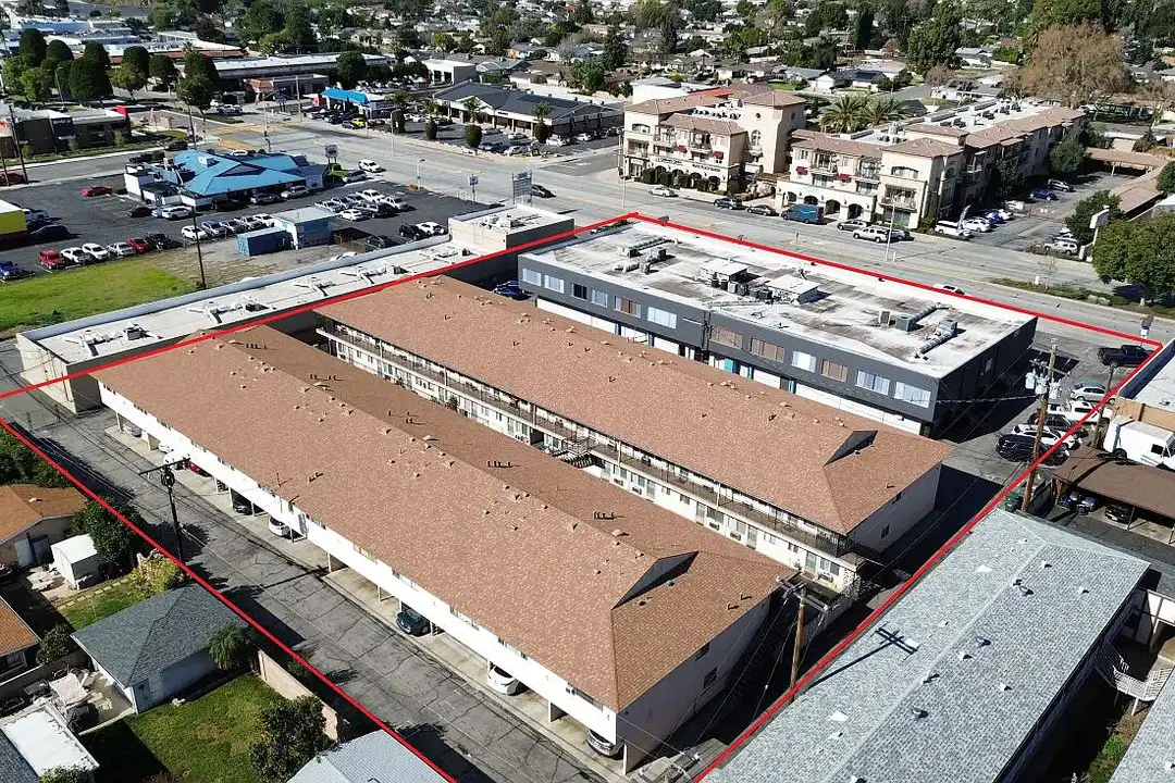 Royal Palms Apartment Complex - View 3
